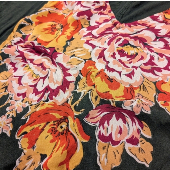 💚🏵️ Anthropologie Tiny Evesham Satin Floral Top, S - Picture 7 of 14